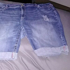 Plus destruction  Jean shorts